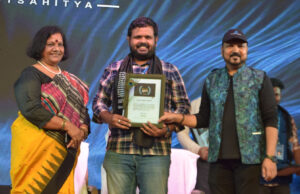 ଉପନ୍ୟାସ ‘ସିଗାରେଟ୍’ ପାଇଁ ସଂଗ୍ରାମ କେଶରୀ ସେନାପତିଙ୍କୁ ଟାଇମ୍ପାସ୍ ପ୍ରଥମା ପୁରସ୍କାର