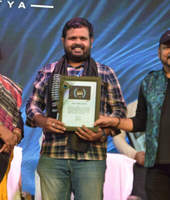 ଉପନ୍ୟାସ ‘ସିଗାରେଟ୍’ ପାଇଁ ସଂଗ୍ରାମ କେଶରୀ ସେନାପତିଙ୍କୁ ଟାଇମ୍ପାସ୍ ପ୍ରଥମା ପୁରସ୍କାର